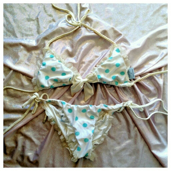 *Flash Sale* Beach Bunny Bundle - Picture 2 of 3