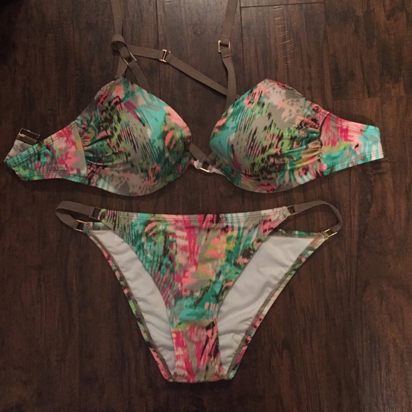 REDUCED👙NEW! Strappy hottie halter bikini