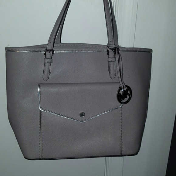 Michael Kors Handbags - Michael Kor Medium Tote bag
