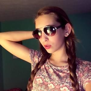 Meet your Posher, Brooke