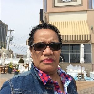 Meet your Posher, Evelyn