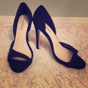 Anne Michelle black classic heels