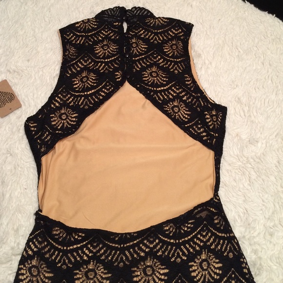 FLASH SALE on Black Lace open-back Dress - Picture 3 of 3