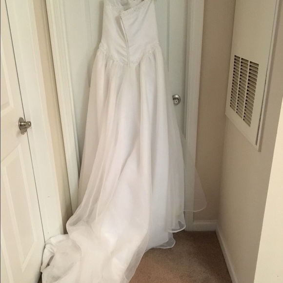 David's Bridal Swarovski Crystal Wedding Dress - Picture 3 of 4