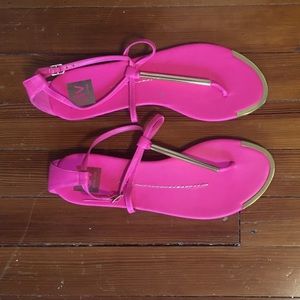 Brand new without tags dolce vita pink sandals 9.5