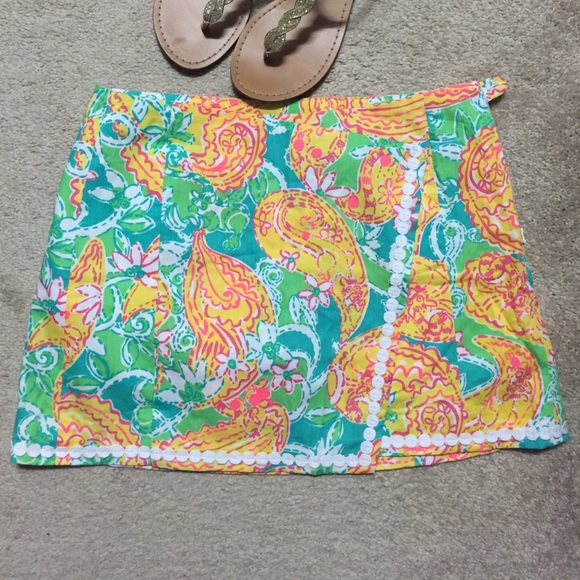 Lilly Pulitzer Pants - Trading!! Lilly Pulitzer Skort Size 4