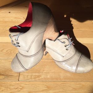 Yoma woman's ankle booties