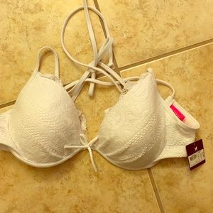 NWT Victoria's Secret swim top. Size 34C.