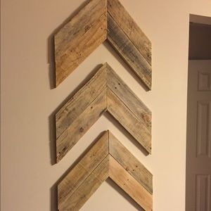 Set of 3 wood chevrons
