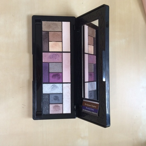 Too faced return of sexy palette