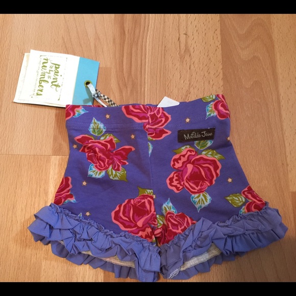 Brand new Matilda Jane ruffle shorts . So cute !!!