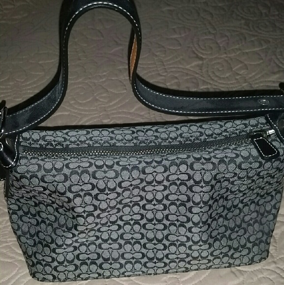 Coach Signature shoulder bag