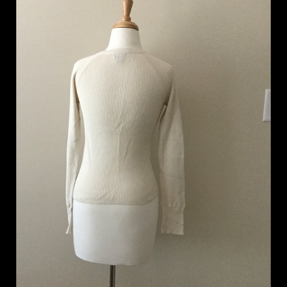 Pretty sweater - Picture 2 of 2