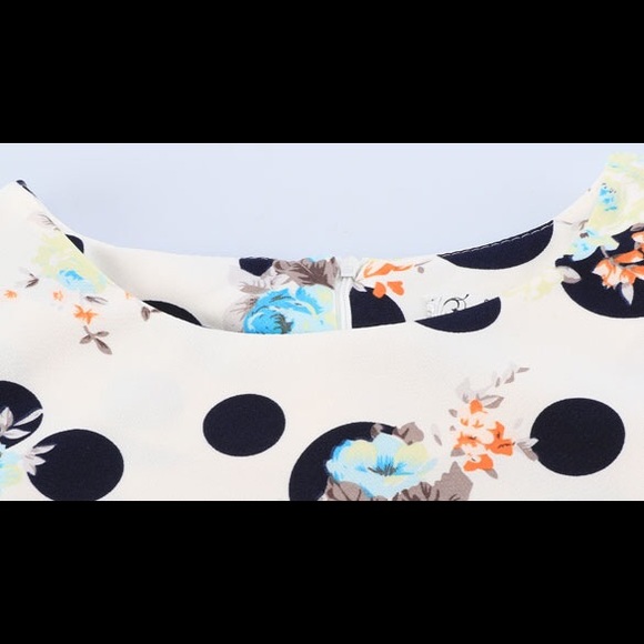 ๐ Best in Retail Host Pick ๐ Unique Floral Top - Picture 2 of 4