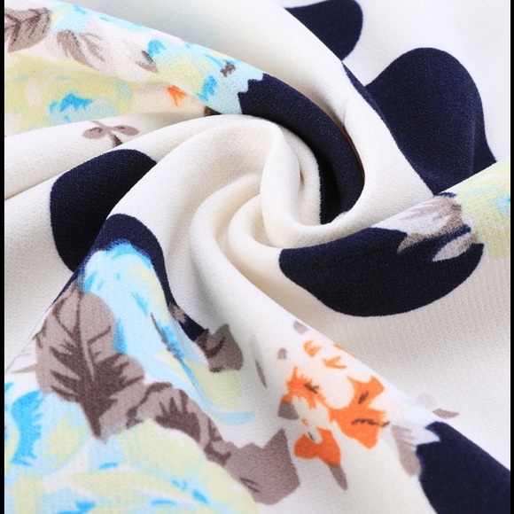 ๐ Best in Retail Host Pick ๐ Unique Floral Top - Picture 4 of 4