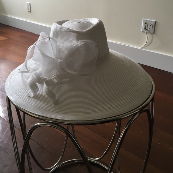 August Accessories dress hat