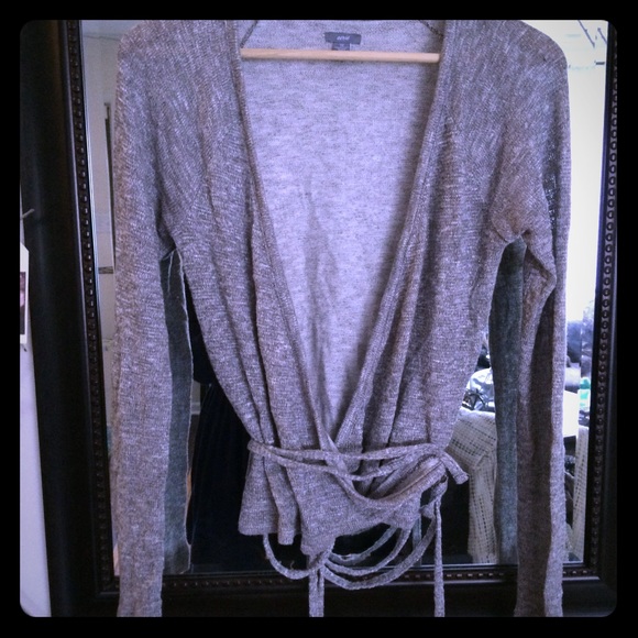 **Moving! Make Offers!** Aerie wrap ballet sweater