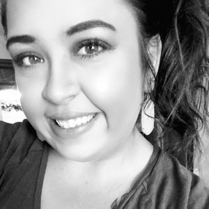 Meet your Posher, Adrienne