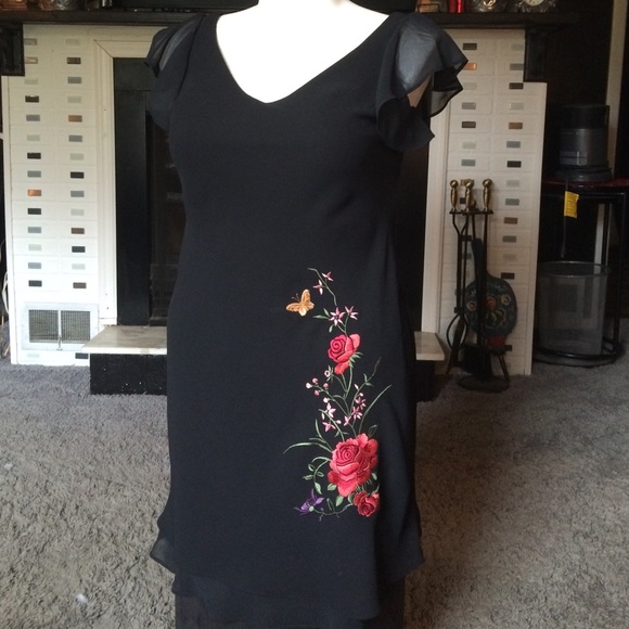 💕Embroidered Dress💖