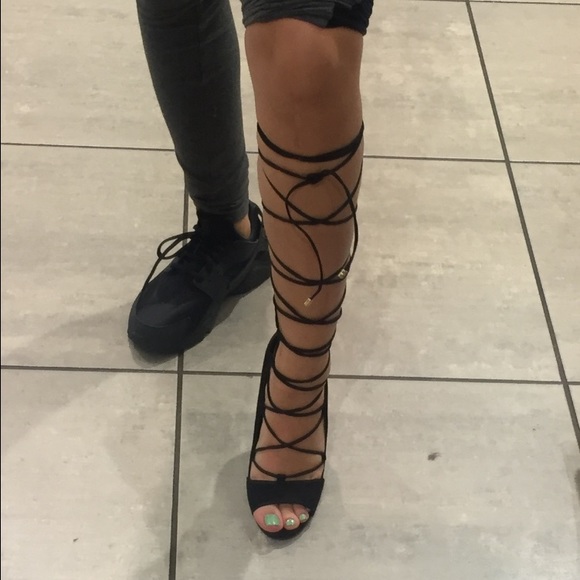 Lace up heels ! - Picture 2 of 2