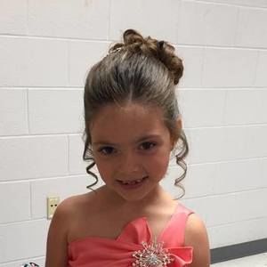 Meet your Posher, Nicole