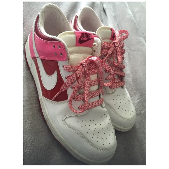 Nike Shoes - Women's Nike sneakers
