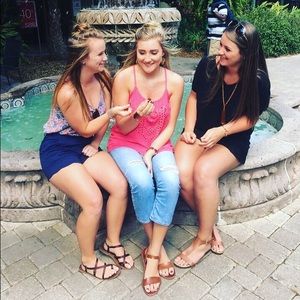 Meet your Posher, Danielle