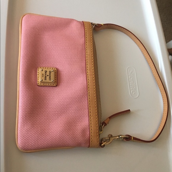 Dooney & Bourke wristlet