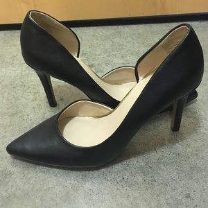 Black pumps with goldside detailing (Never Worn)