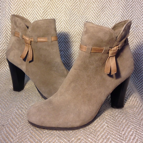 Ann Taylor Loft 6 Suede Beige Brown Ankle Booties