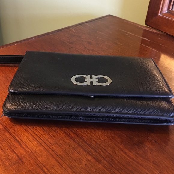 Addnl pics Salvatore Ferragamo wristlet/bag