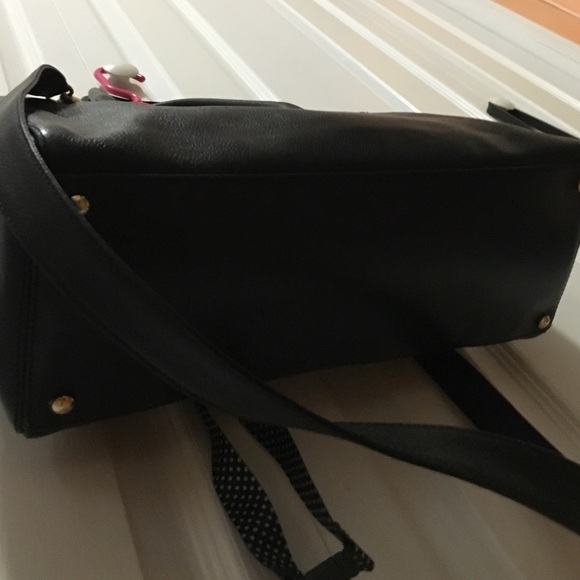 Chanel Executive Cerf Tote - Picture 2 of 4