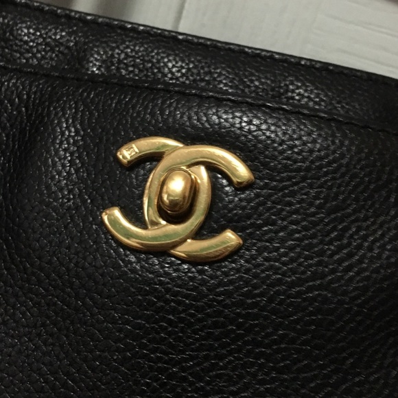 Chanel Executive Cerf Tote - Picture 3 of 4