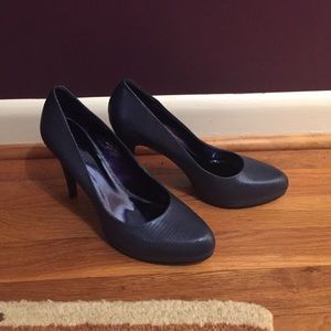 Nine West Rocha pumps in metallic blue