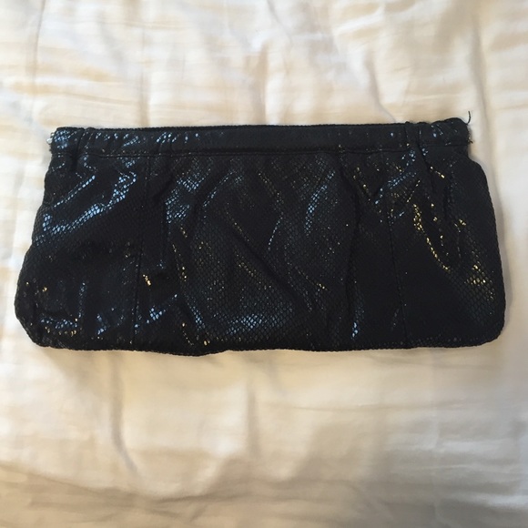 Black snake clutch