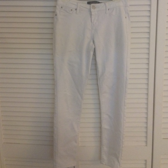 White skinny jeans