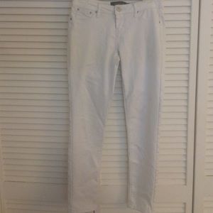 White skinny jeans