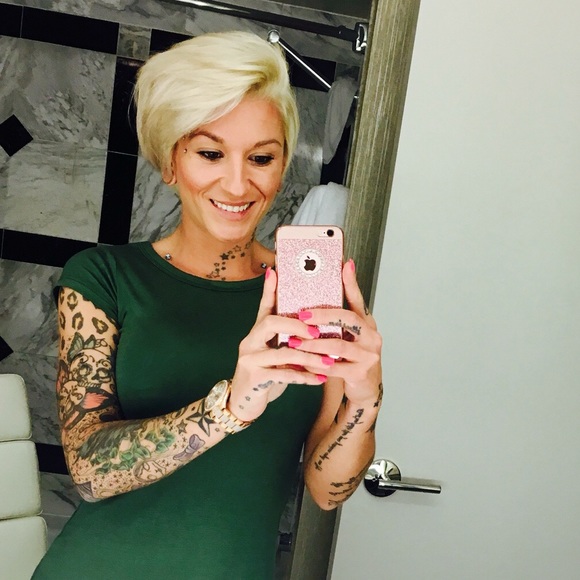 ❣MEET YOUR POSHER❣ - Picture 3 of 4