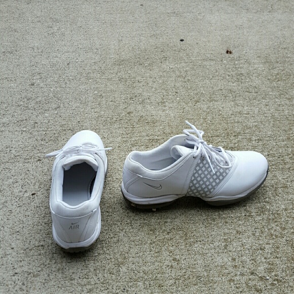 Golf shoes