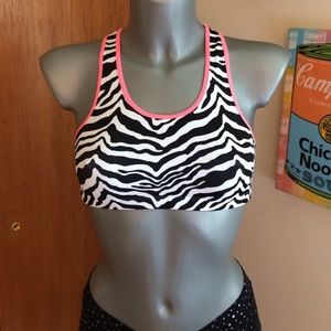 Justice Size Youth 12/14 Zebra stripe sports bra