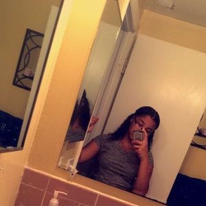 Meet your Posher, Alexia