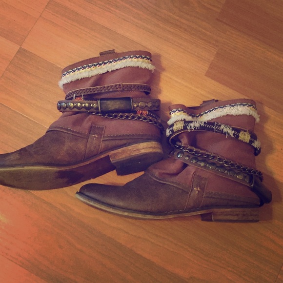 Shoes - 👣🌞Boho Booties