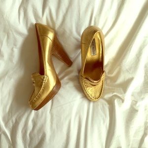 Steve Madden metallic platform penny loafer!