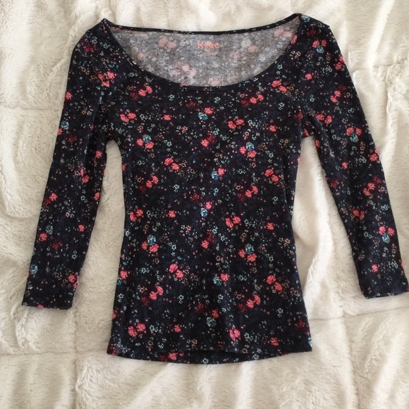 3/4 sleeve flower shirt