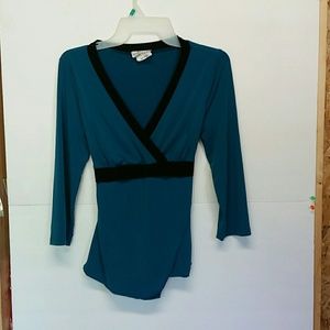 Quarter length sleeve dressy shirt