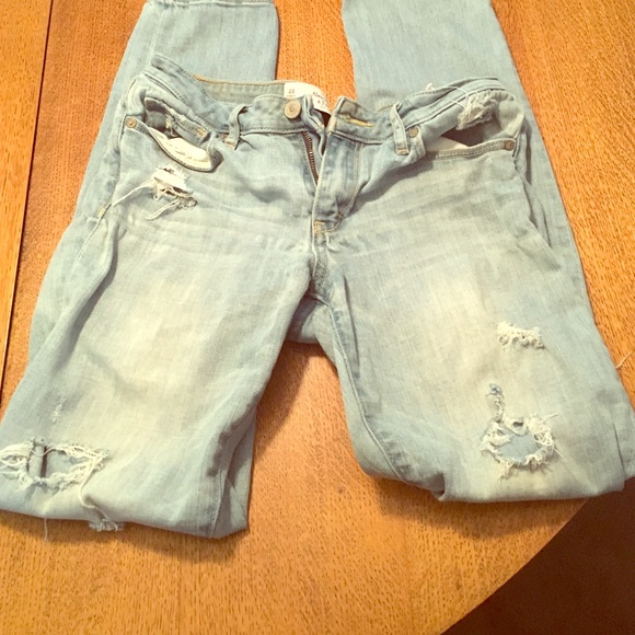 Destroyed light wash skinny jeans