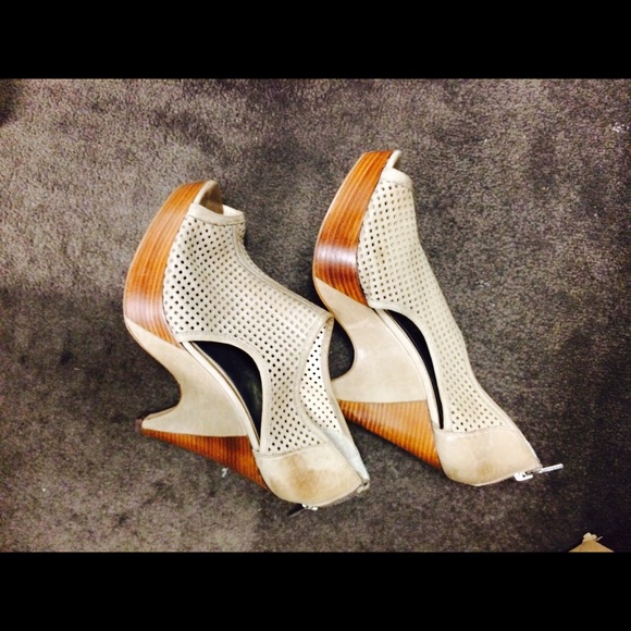 Mesh shoes with platform and heel