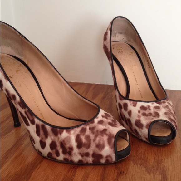 Giuseppe Zanotti Calfskin Peep Toe Pumps SZ 39 - Picture 1 of 2