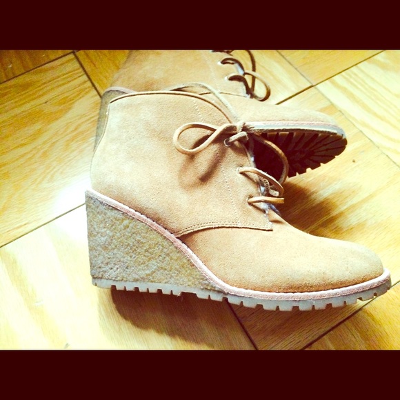 Crepe wedge suede boogie
