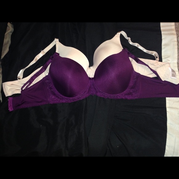 38D Delta Burke bras